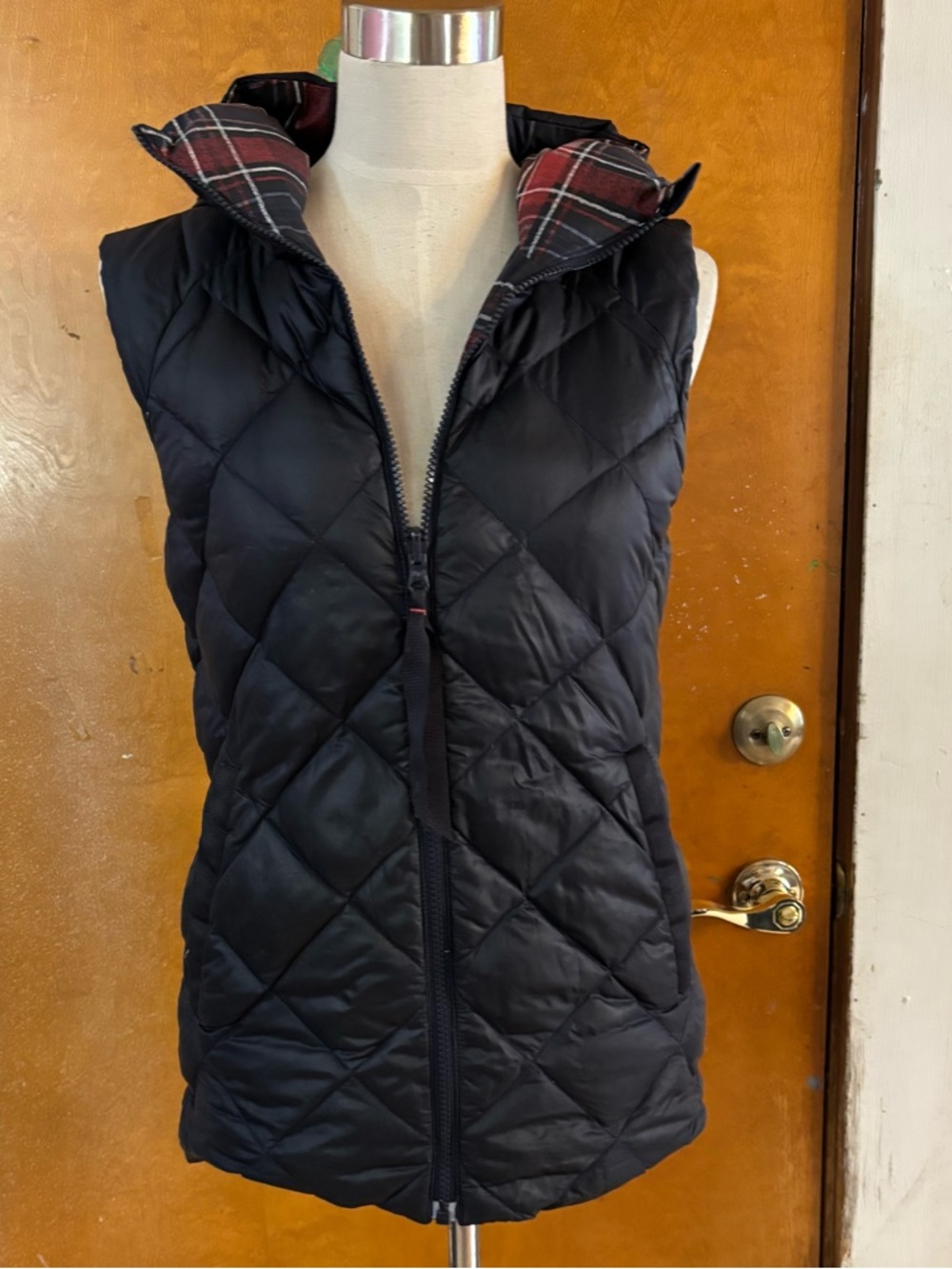 Lululemon puffer vest. With a hood. Reversible